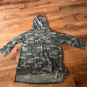 Short sleeved sweater/sweatshirt